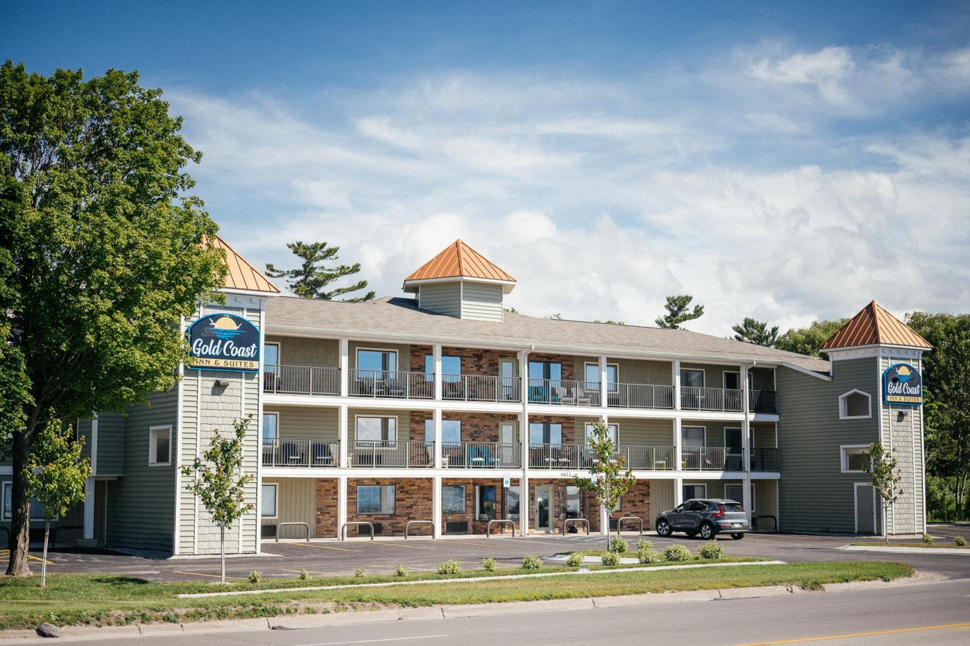 Kasa Gold Coast Inn Traverse City Exterior photo
